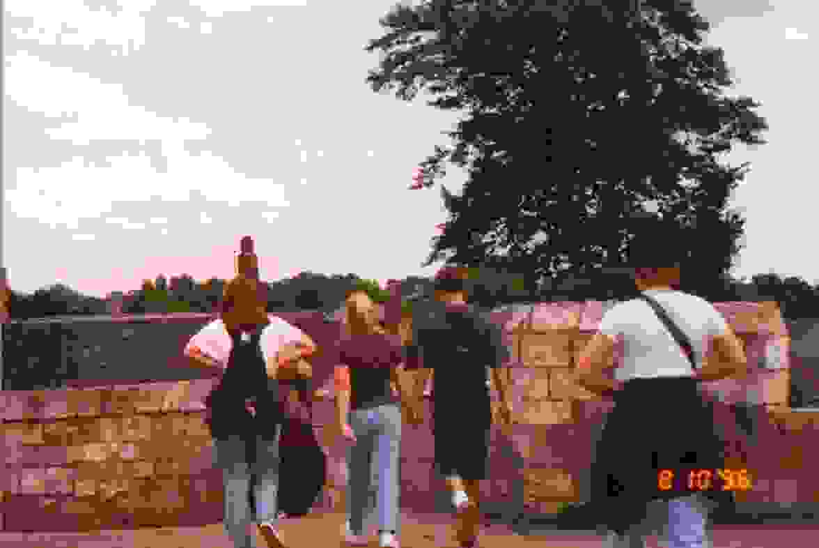 s18.jpg (163798 bytes)